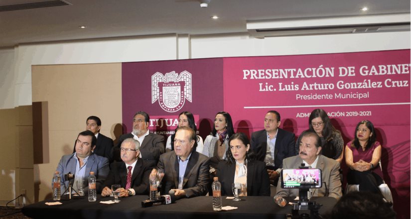 Arturo González Cruz , alcalde electo dio a conocer su gabinete Arturo González Cruz , alcalde electo dio a conocer su gabinete