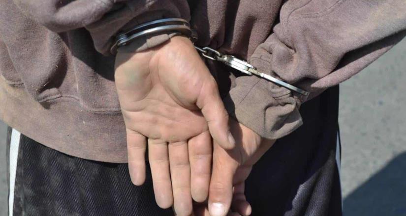 Detienen a sujeto con dosis de marihuana Detienen a sujeto con dosis de marihuana