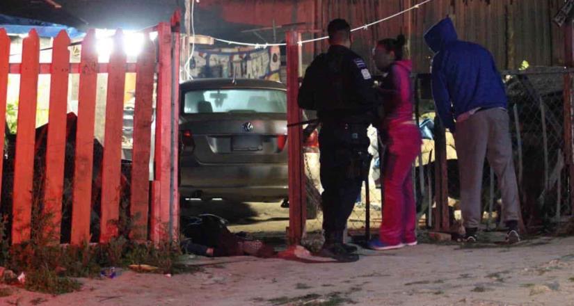 Atacan con arma de fuego a hombre y pierde la vida