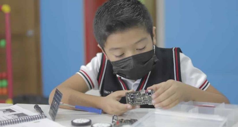 La robótica educativa en las escuelas fortalece las vocaciones regionales