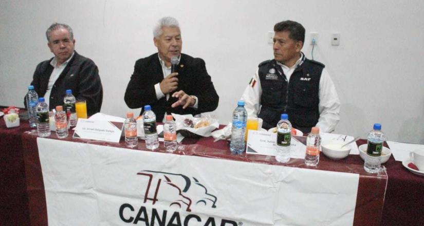 Establece Canacar acuerdos con la Aduana de Tijuana para eficientar los cruces de mercancías