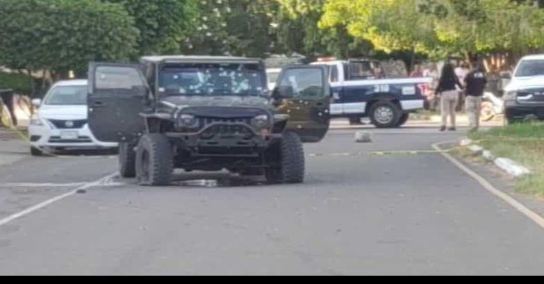 Acribillan a conductor y pasajero abordo de un Jeep Negro en Sonora