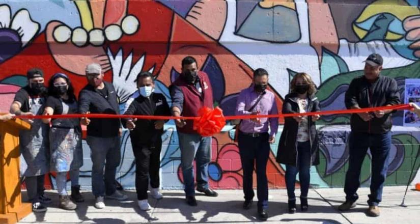 Mural refuerza identidad de comunidad educativa