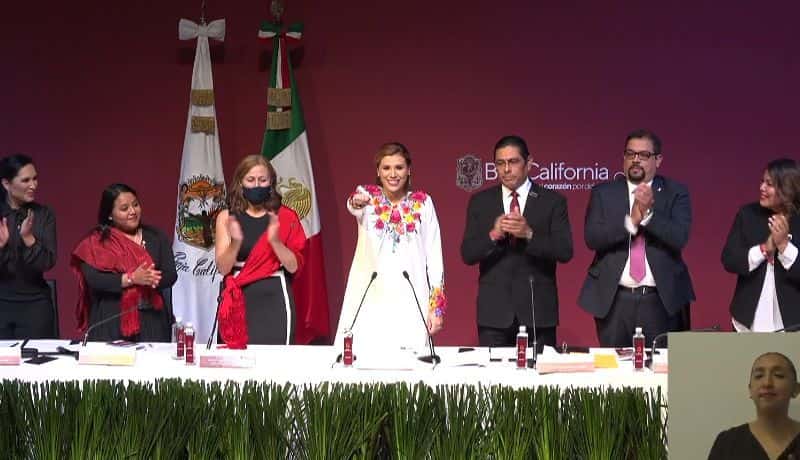 Marina del Pilar se convierte oficialmente en la primer gobernadora de BC