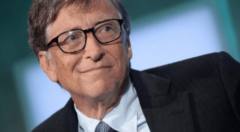 Bill Gates sorprendió con publicación en Twitter respecto a la variante ómicron