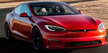 Tesla ya no permitirá jugar videojuegos mientras sus autos están en movimiento
