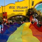 Besotón: Comunidad LGBT protesta por discriminación en parque de diversiones