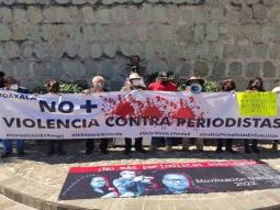 Persiguen y atacan a balazos a periodista de Oaxaca