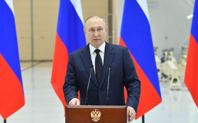 Vladimir Putin prohíbe exportaciones de petróleo ruso a los países que impusieron tope de precios
