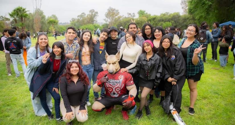 Celebran universitarios “Día del Estudiante” con actividades deportivas en el Parque Morelos