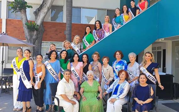 Reinas se reúnen para conmemorar la tradición del Club Cigüeñas en su 80 aniversario de tradición