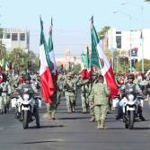 Alfredo Álvarez Cárdenas encabeza desfile cívico-militar del 214 aniversario de la Independencia de México