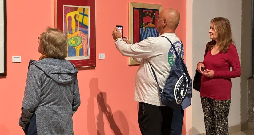 Inauguran en CEART Ensenada exposición El Color de la Tarde