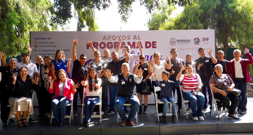 Beneficia programa Ahijado DIF a 131 estudiantes de nivel básico