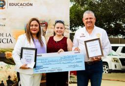 Reconoce Secretaría de Turismo de BC trayectoria de la Dra. Liza María Pompa González