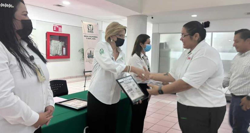 Entrega IMSS BC Distintivo ELSSA a 15 empresas