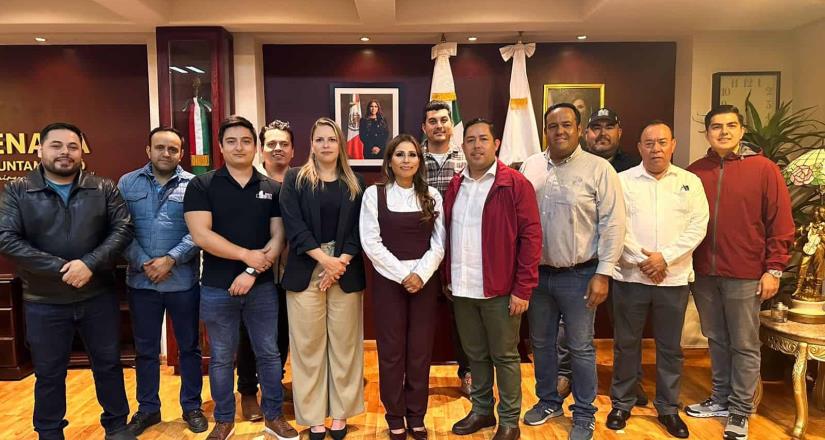 Refrenda Claudia Agatón lazos de cooperación con organizaciones del ramo de la construcción en Ensenada