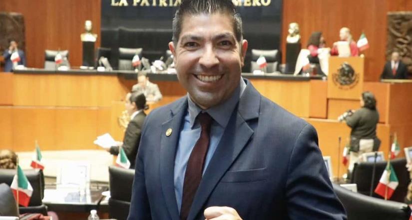 Celebra Armando Ayala inicio de la beca universal para estudiantes