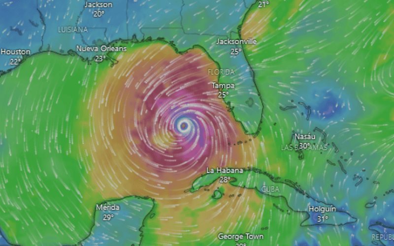 Huracán Milton se degradó a categoría 4 y Florida se prepara