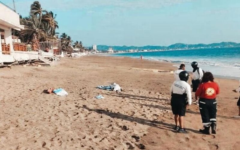 Madre e hija mueren ahogadas en playa de Manzanillo