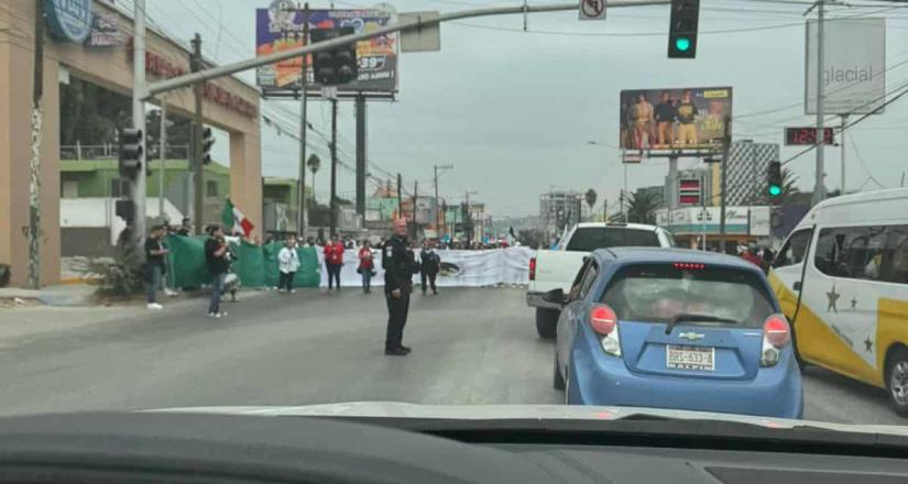 Trabajadores del Poder Judicial bloquean el bulevar Cuauhtémoc Sur