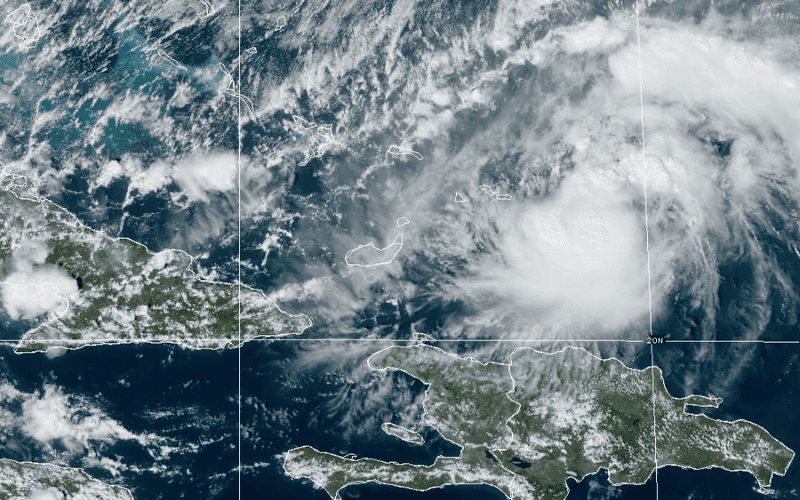 Huracán Oscar toca tierra en Cuba