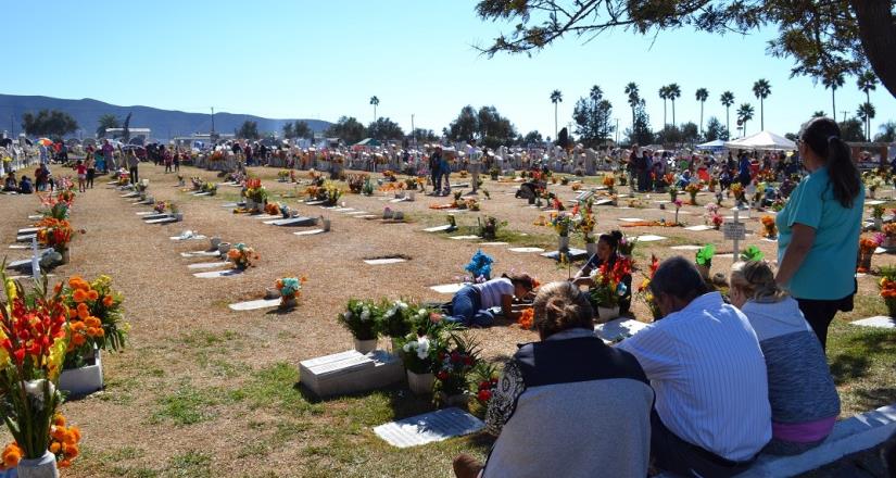 Otorga Gobierno de Ensenada permisos a comerciantes por día de muertos