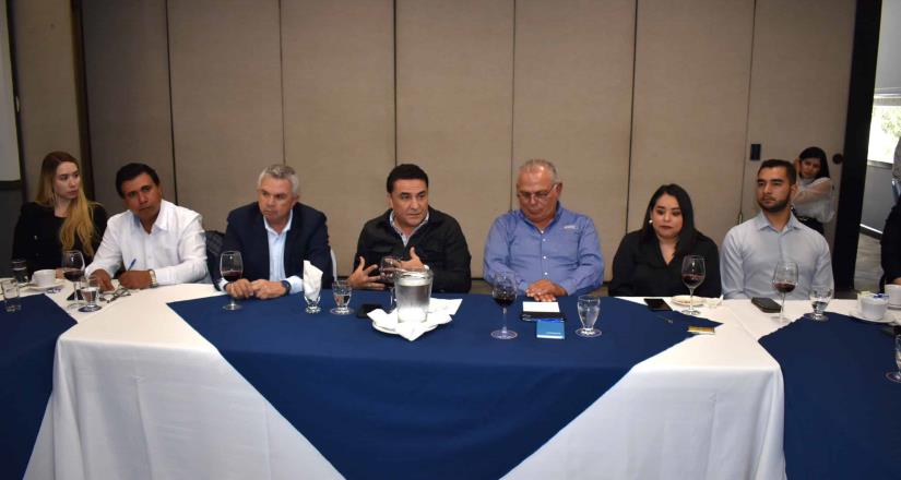 Ruiz Uribe recibe demandas de industria maquiladora y entrega sus peticiones a la presidenta Sheinbaum