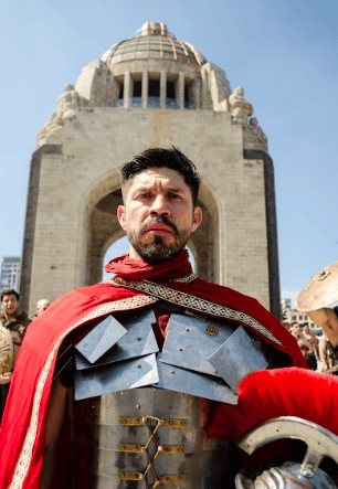 Oribe Peralta y su legión romana celebran Gladiator II en México Oribe Peralta y su legión romana celebran Gladiator II en México