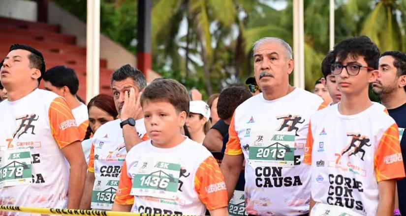 Manzanillo realizó con éxito la séptima edición de la Carrera con Causa