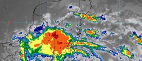 Tormenta tropical Sara toca tierra en Belice