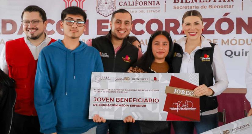 Invita gobernadora Marina del Pilar a las y los jóvenes a recibir su beca JOBEC y continuar con sus estudios en Baja California