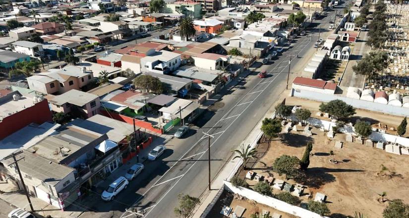 Desarrolla Gobierno de Ensenada rehabilitación de señalética y pintura en vialidades