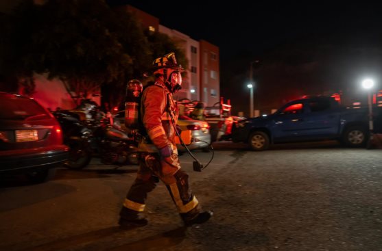 Menores fallecen por intoxicación dentro de su hogar; la madre fue internada en el hospital