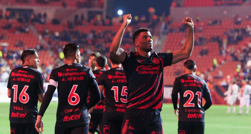 Xolos golea y pasa a liguilla