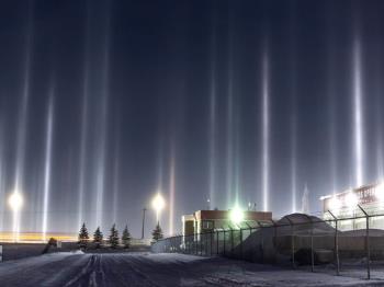 Pilares de luz en Alberta, Canadá