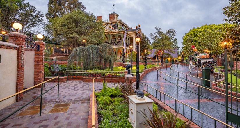 Disneyland Resort revela el Queue del Haunted Mansion y el nuevo nombre de la tienda