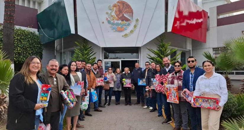 Se suman Delegados Municipales a la entrega de juguetes al DIF de Ensenada