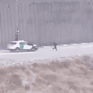 Patrulla de CBP atropella a migrante en la linea fronteriza