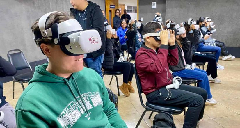 Experimentan universitarios realidad virtual sobre las consecuencias de las adicciones