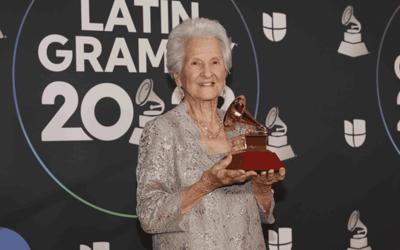 Fallece Ángela Álvarez, la cantante cubana que ganó un Latin Grammy a los 95 años