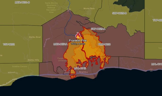 Incendios tras vientos de Santa Ana en California