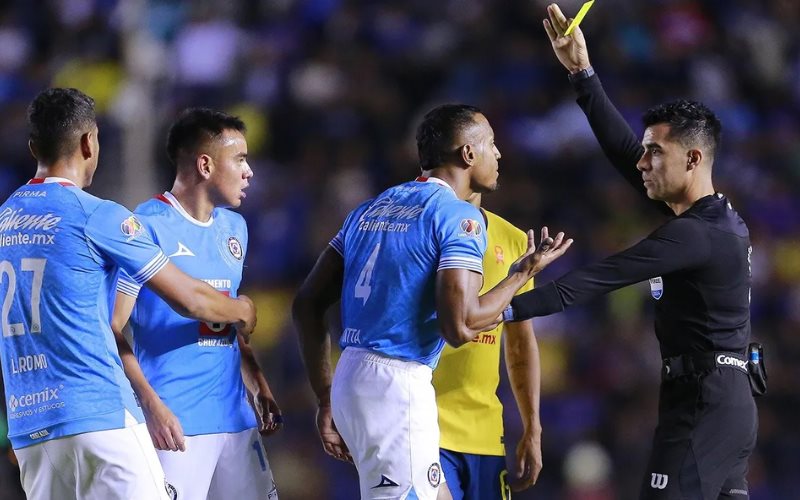 FMF investigará a Cruz Azul por los insultos a Adonai Escobedo