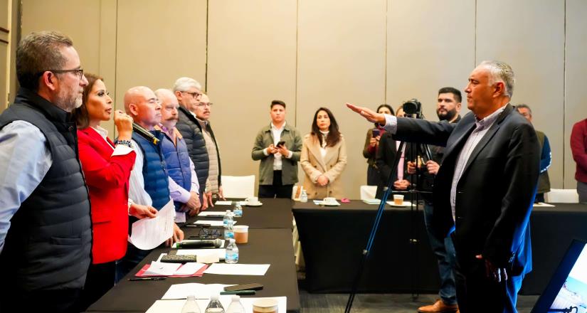 Toma Claudia Agatón protesta a director y presidenta de Proturismo de Ensenada