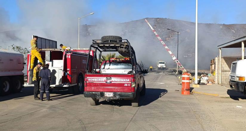 Clausura Gobierno de Ensenada centro de reciclaje en Maneadero parte alta