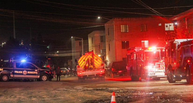 Incendio durante la noche en Terrazas de Matamoros en Villa Fontana
