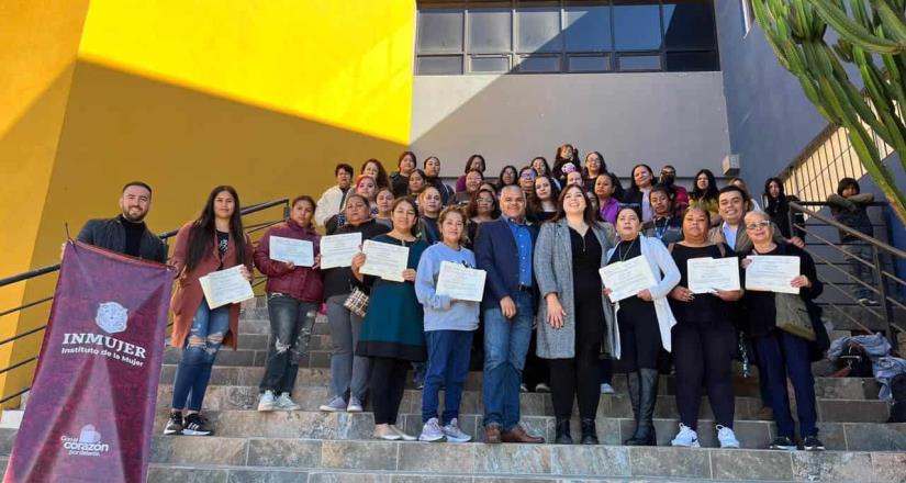 Brinda Inmujer BC oportunidades a mujeres para finalizar su educación básica