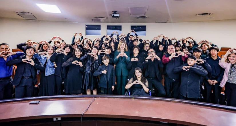 Impulsa gobernadora Marina del Pilar a estudiantes mexicalenses rumbo a festival musical en Londres.