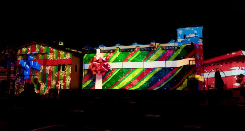 Arranca Gobierno de Ensenada funciones de video mapping "Navidad en Grande"