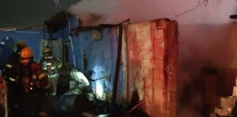 Rescatan Bomberos de Ensenada a familia de un incendio en la colonia Todos Santos